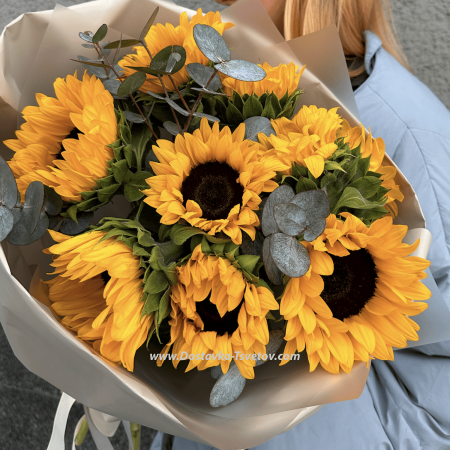 #5 Sunny bouquet of 9 sunflowers