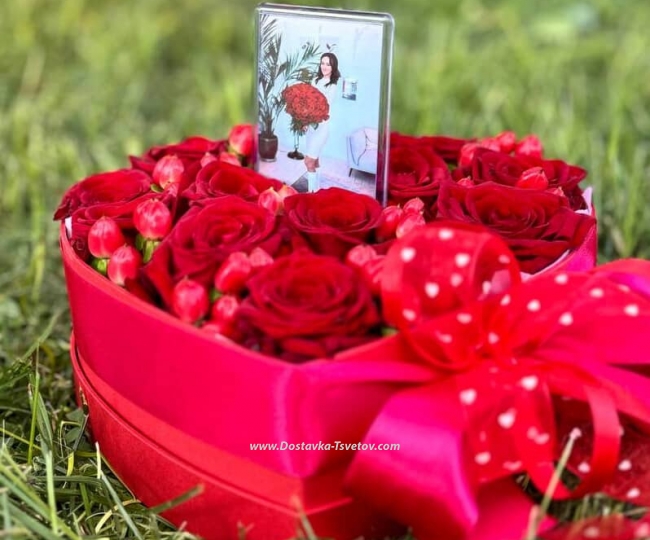 Your photo in a heart of roses - photo #3