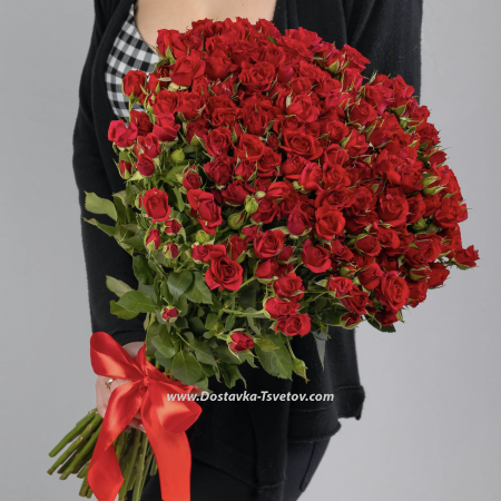 Bouquet of red bush roses "Kate"