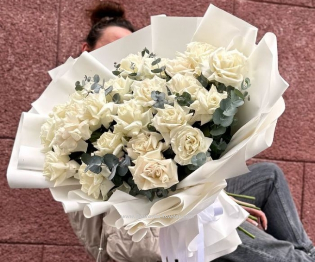 25 roses 25 peony roses "Melodic Motive"