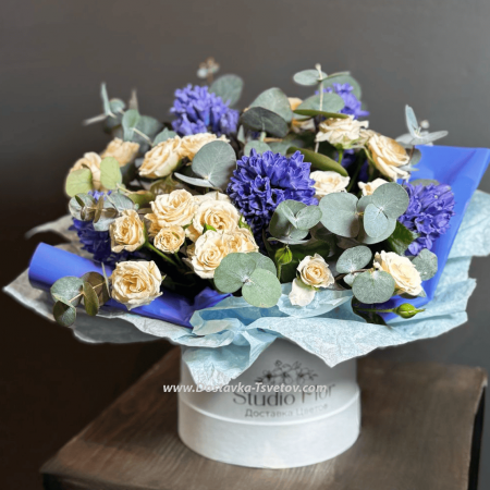 Bouquet of hyacinths and roses "Perfumer"