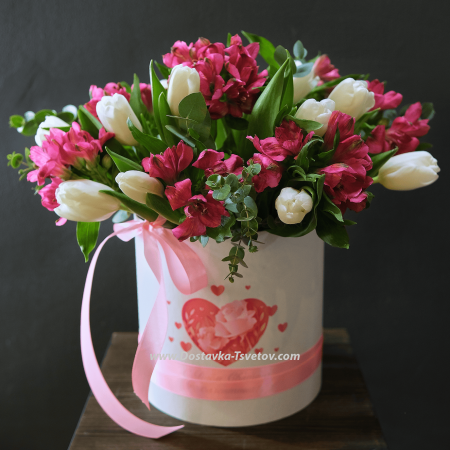 Tulips and alstroemerias "Grand Love"