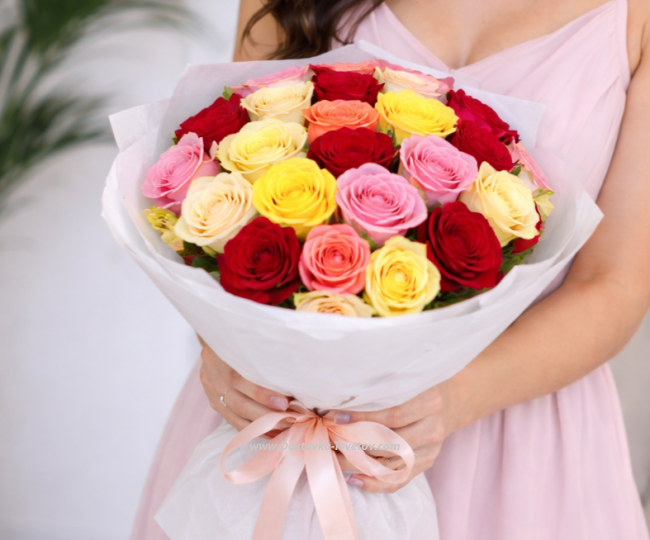 Flowers Bouquet of Kenyan roses "Inflorescence"