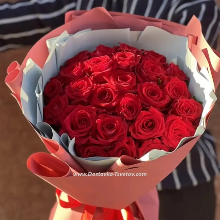 25 roses 40 cm "Scarlet Whisper"