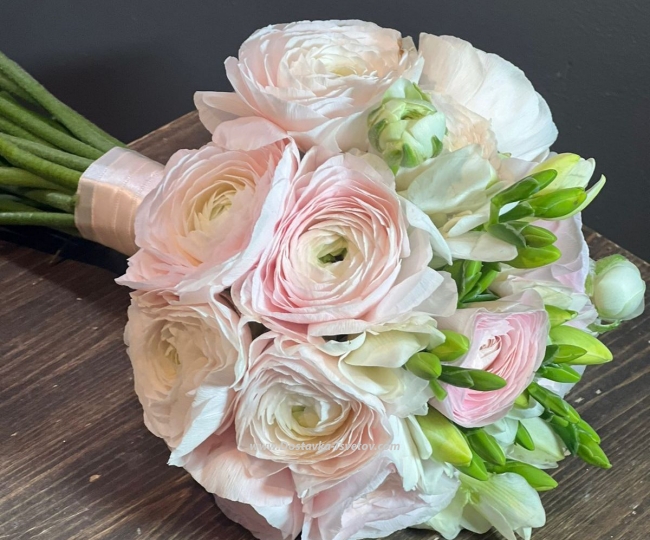 Ranunculus and freesia "Lute" - photo #2