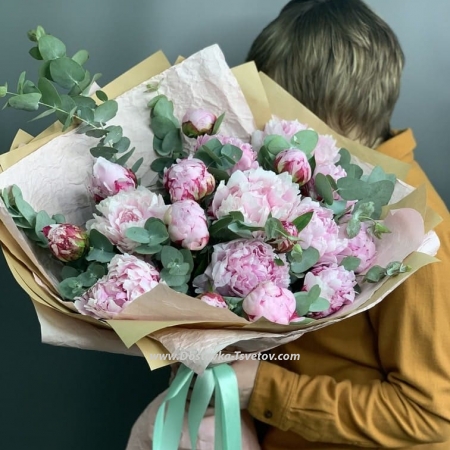 Bouquet of peonies "Liberty"