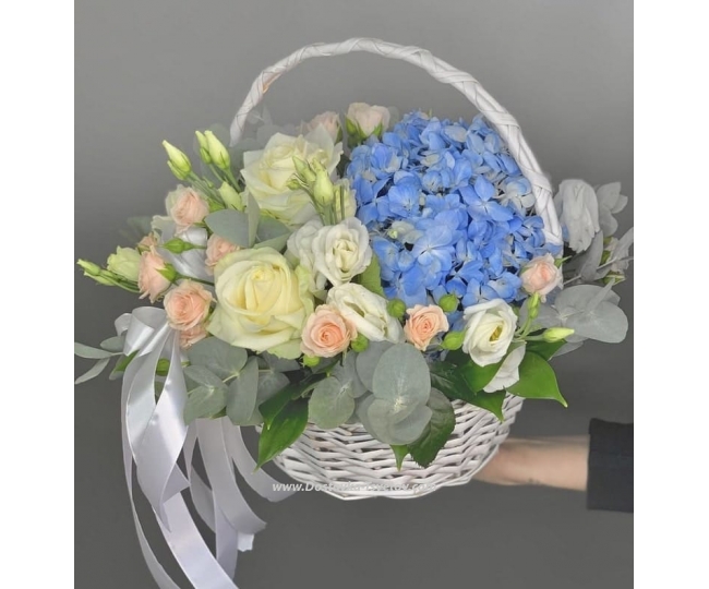 Flowers Basket of hydrangeas and roses "Etude"