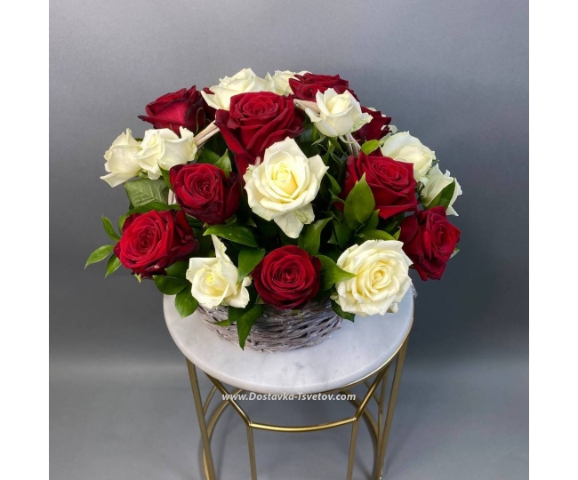 25 roses Basket with roses "Flamenco"