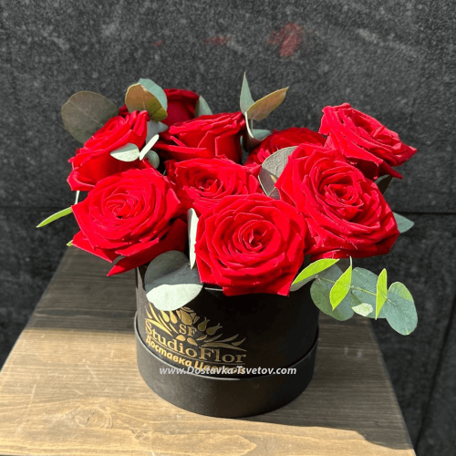 Red roses "Davis"