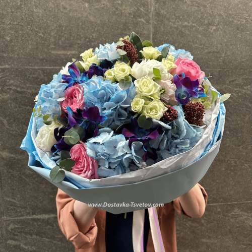 #24 Bouquet in blue tones of hydrangea and roses