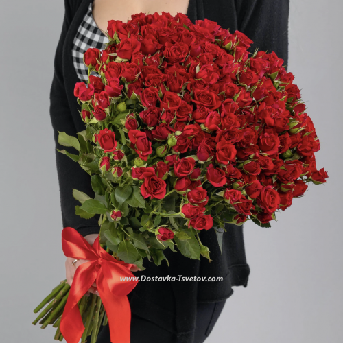 Bouquet of red bush roses "Kate"