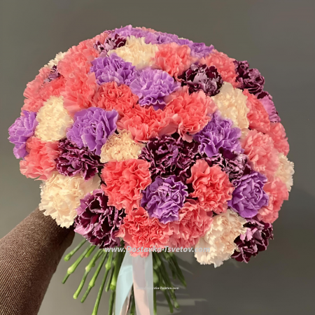 Large bouquet of carnations "Globe"