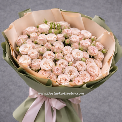 A bouquet of 17 spray roses "Rays of the Sun"