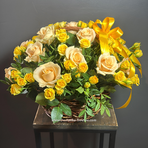 Roses in the basket "Touch"