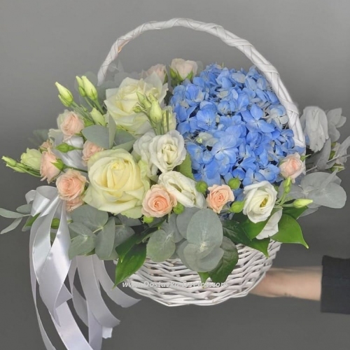 Basket of hydrangeas and roses "Etude"