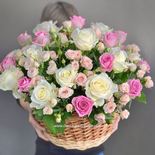 Basket with roses "Quiet Harbor"