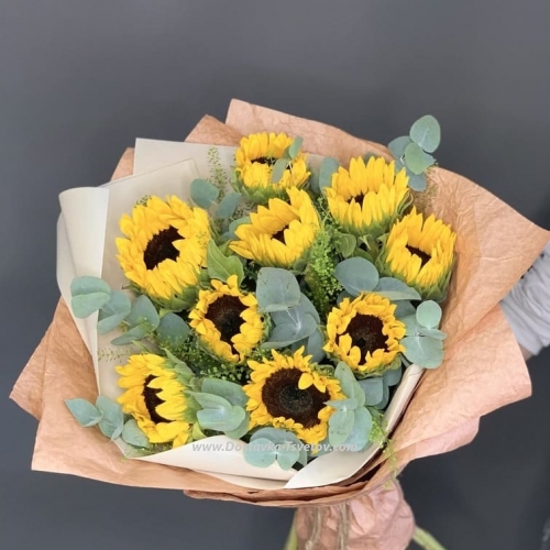 Bouquet of sunflowers "Blondie"